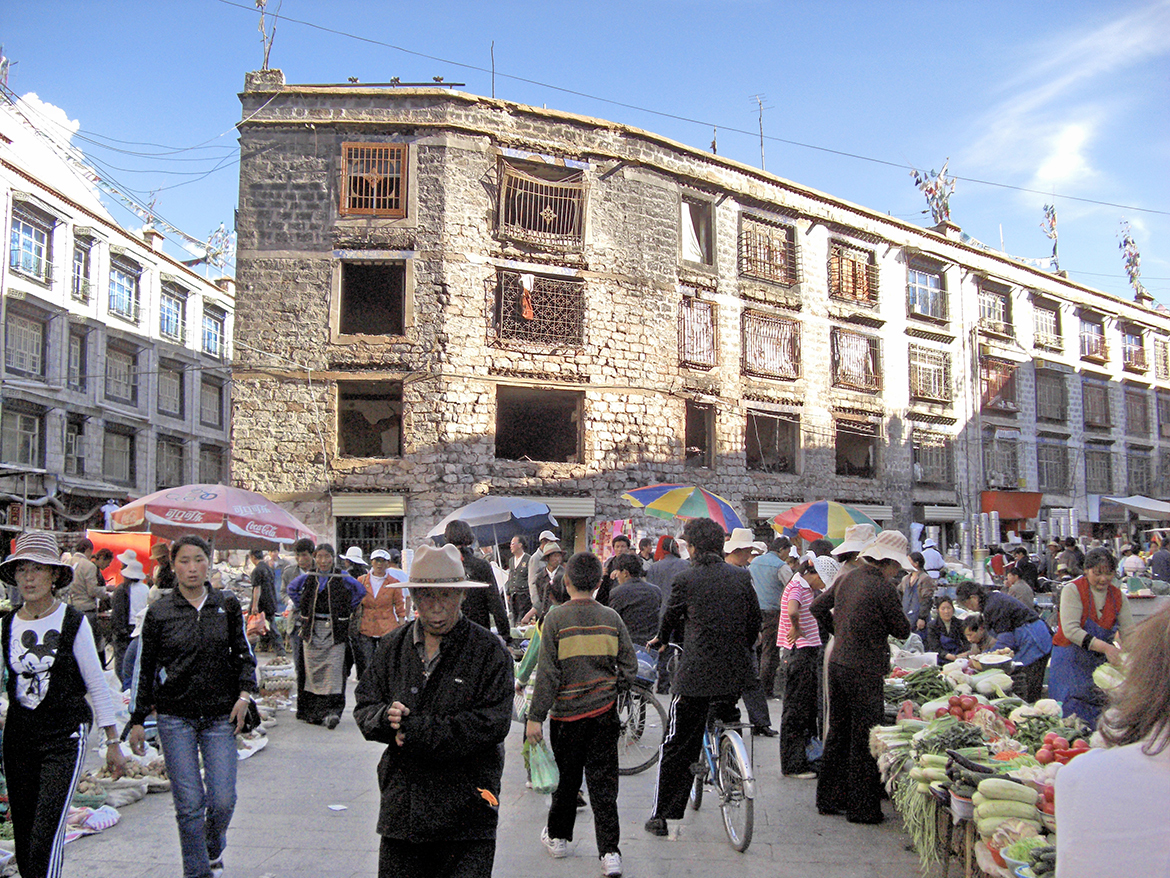 Le marché à Lhassa 3 mois après les émeutes