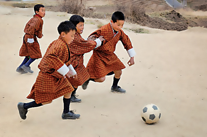 Match de foot au collège Zilukha, à Thimphu