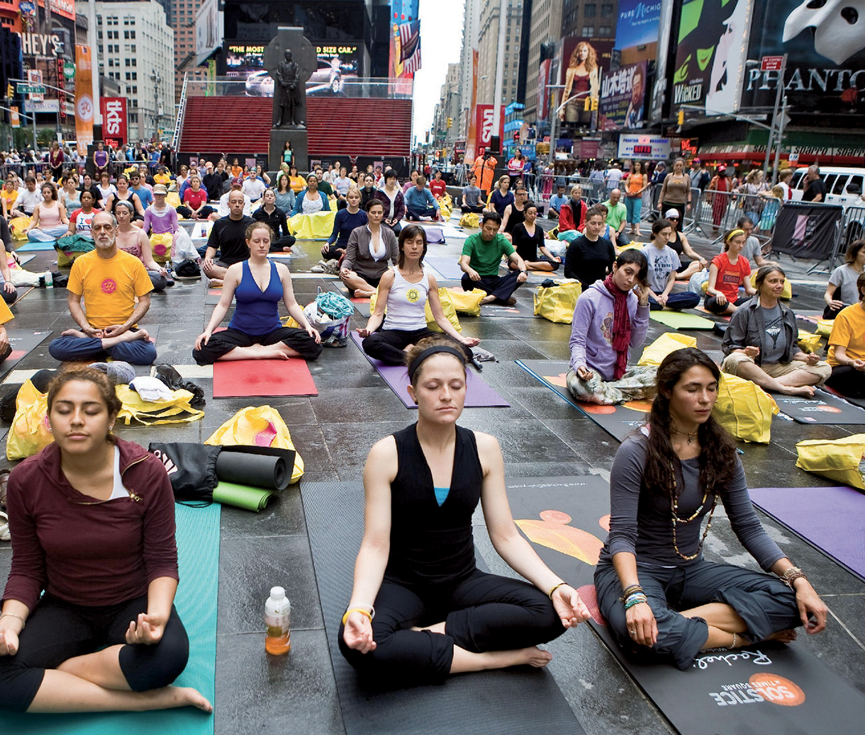 7e manifestation du « Yoga à Times Square », New York, juin 2009