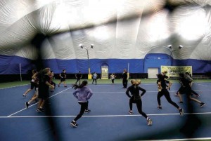 À la Western Academy of Beijing, des dômes protecteurs ont été installés sur quatre terrains de sport pour les étudiants.